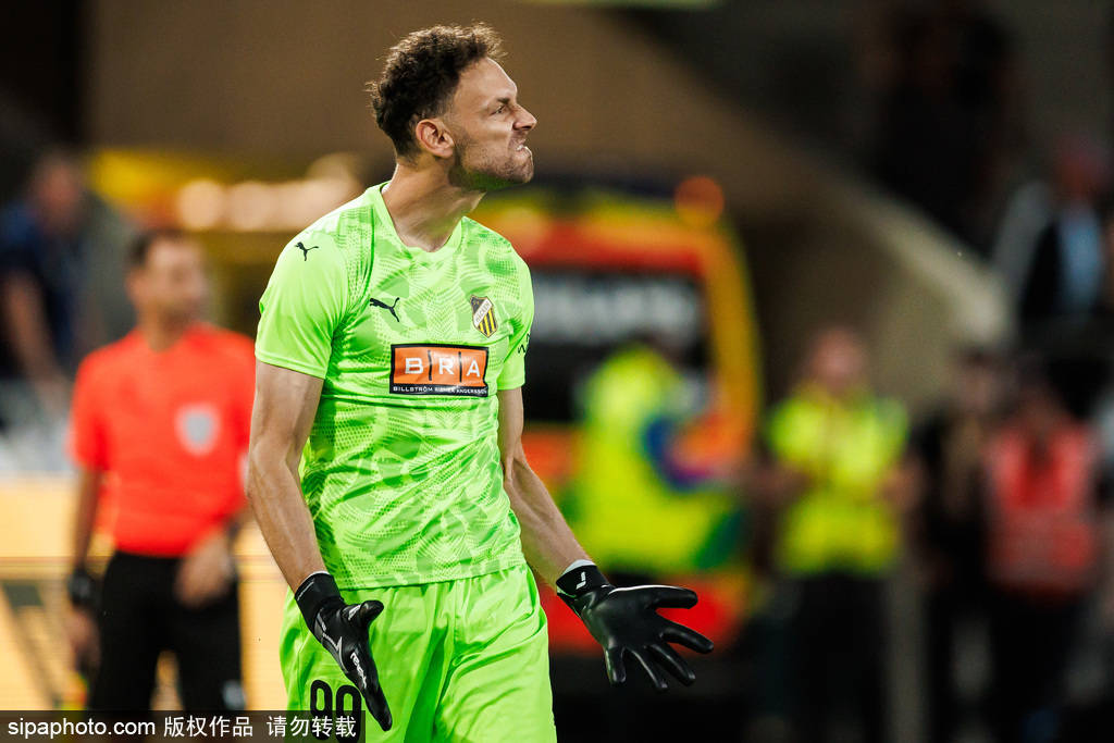 也让球迷们, 助球队夺冠 也让球迷们, 助球队夺冠